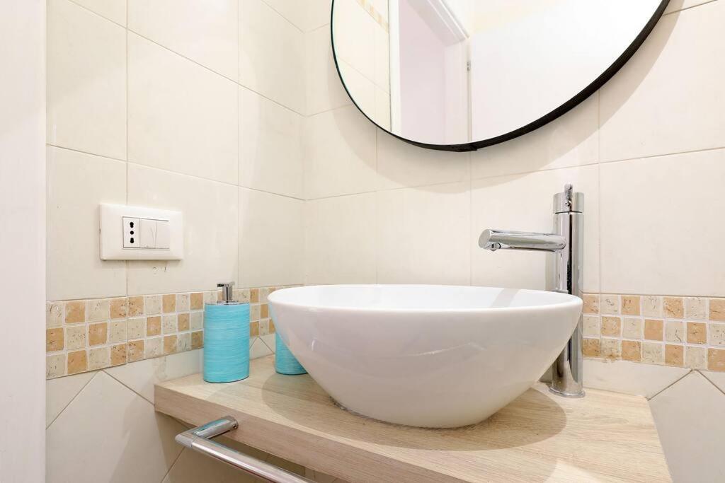 Blu Flamingo Trilussa Apartment Рим Екстериор снимка
