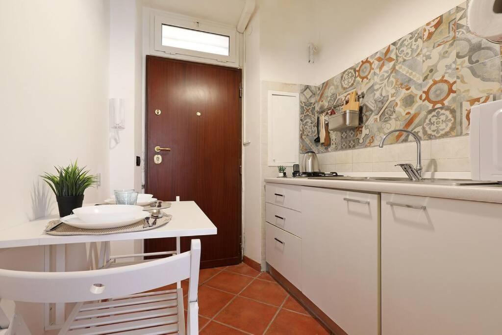 Blu Flamingo Trilussa Apartment Рим Екстериор снимка