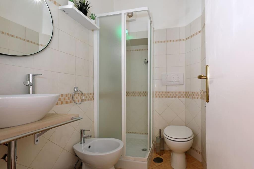 Blu Flamingo Trilussa Apartment Рим Екстериор снимка