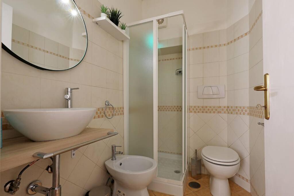 Blu Flamingo Trilussa Apartment Рим Екстериор снимка