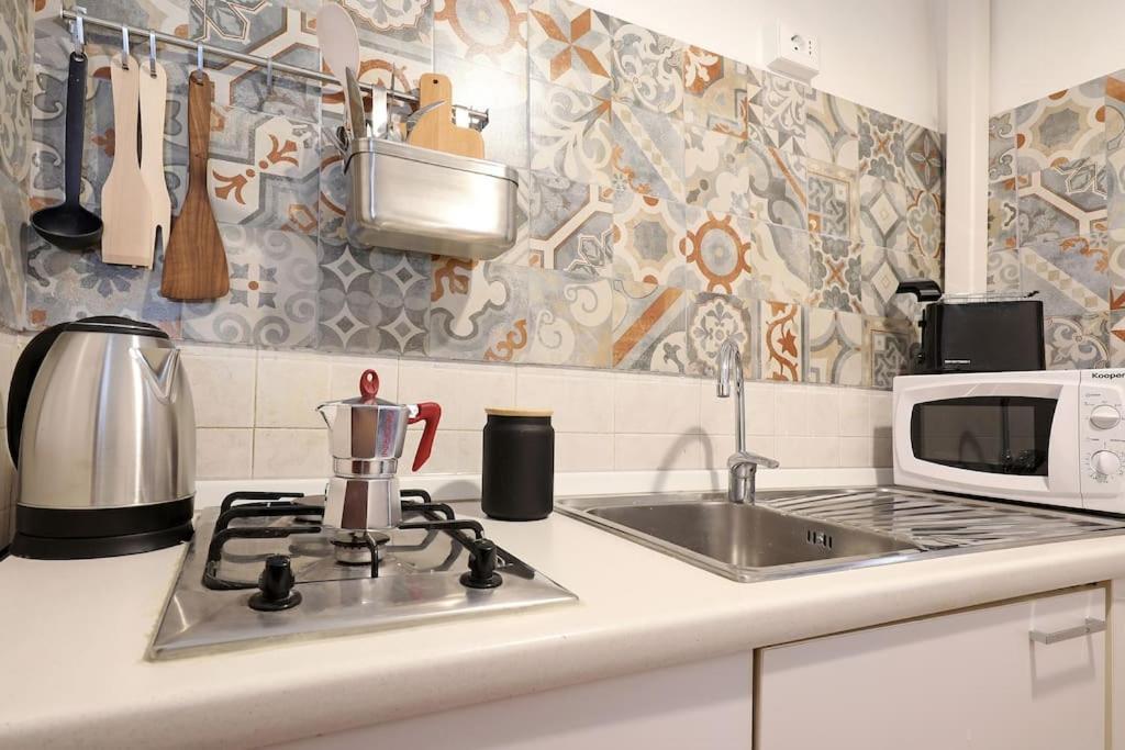 Blu Flamingo Trilussa Apartment Рим Екстериор снимка