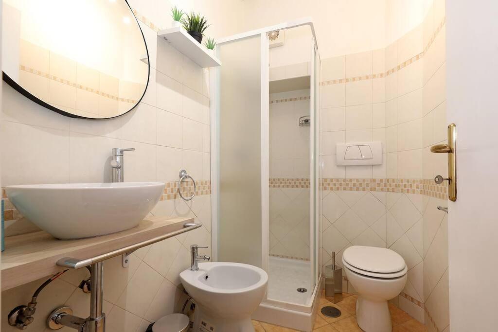 Blu Flamingo Trilussa Apartment Рим Екстериор снимка